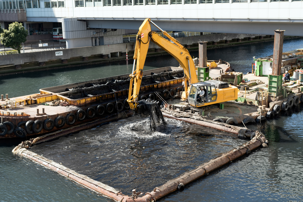 Mechanical dredging with a backhoe dredger provides accurate sediment removal in tight, urban waterways. This dredge method is ideal for marine excavation projects near infrastructure or docks.