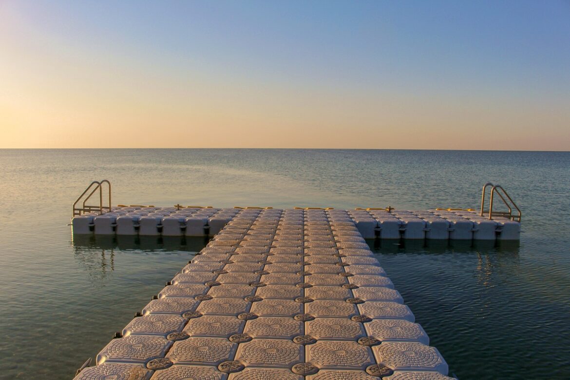 A conventional floating dock should not automatically be considered a wave-attenuation structure. Floating breakwaters are specifically engineered to reduce wave transmission, and their performance depends on structural characteristics and the waves they encounter.